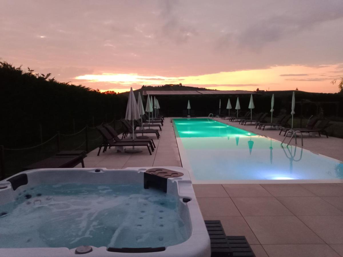 La Cascina Di Carlotta 1846 Agriturismo Alba Kültér fotó