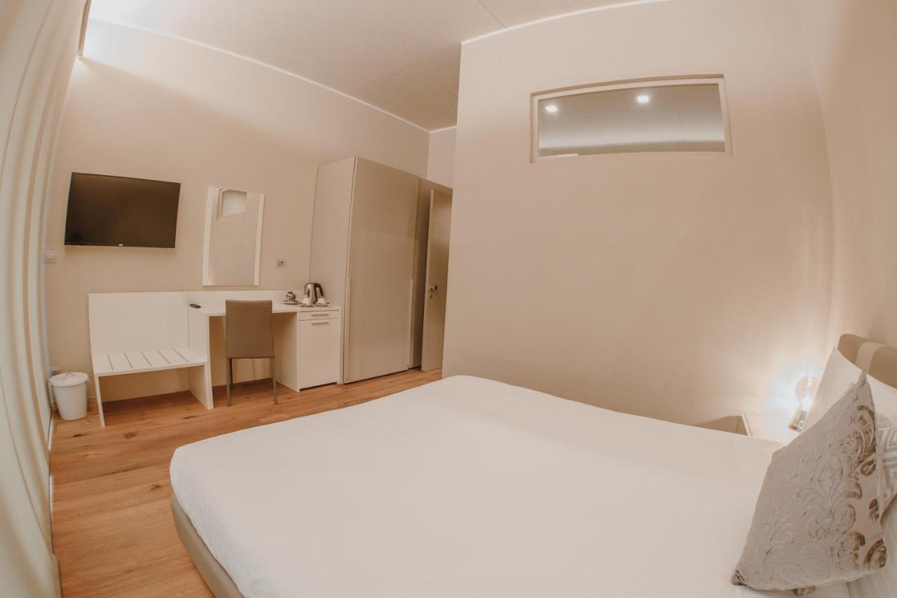 La Cascina Di Carlotta 1846 Agriturismo Alba Kültér fotó