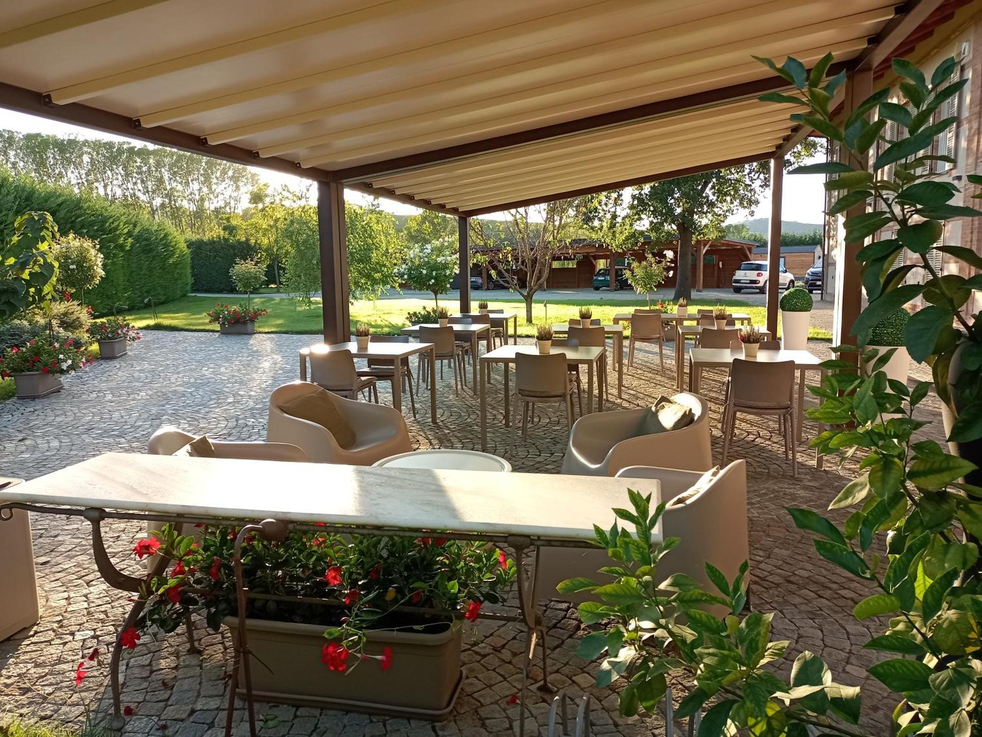 La Cascina Di Carlotta 1846 Agriturismo Alba Kültér fotó